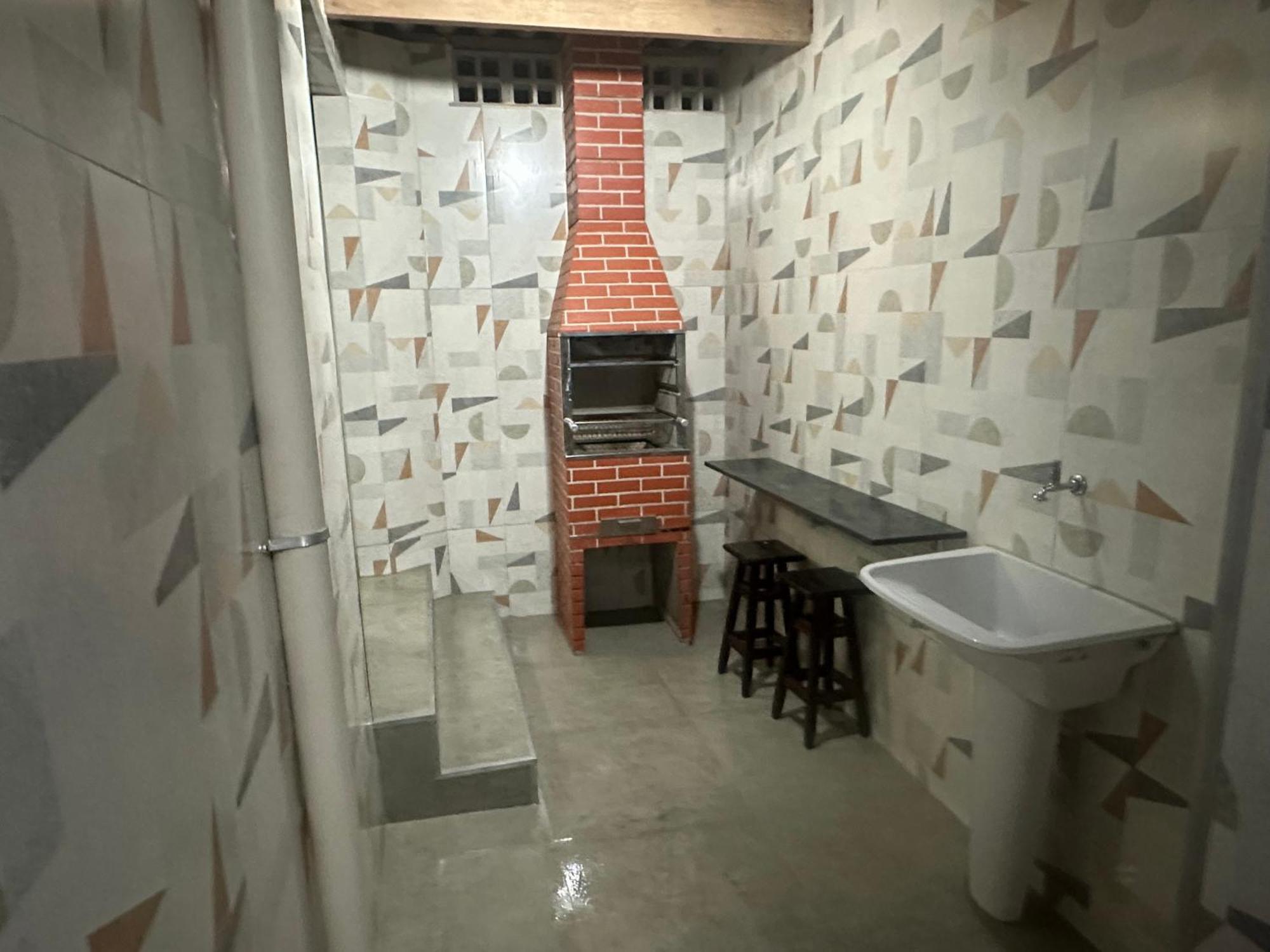 Triplex Piscina Churrasqueira Lava E Seca Wi-Fi E 2 Tvs Em Condominio Com 90M2 No Centro De Убатуба Екстериор снимка