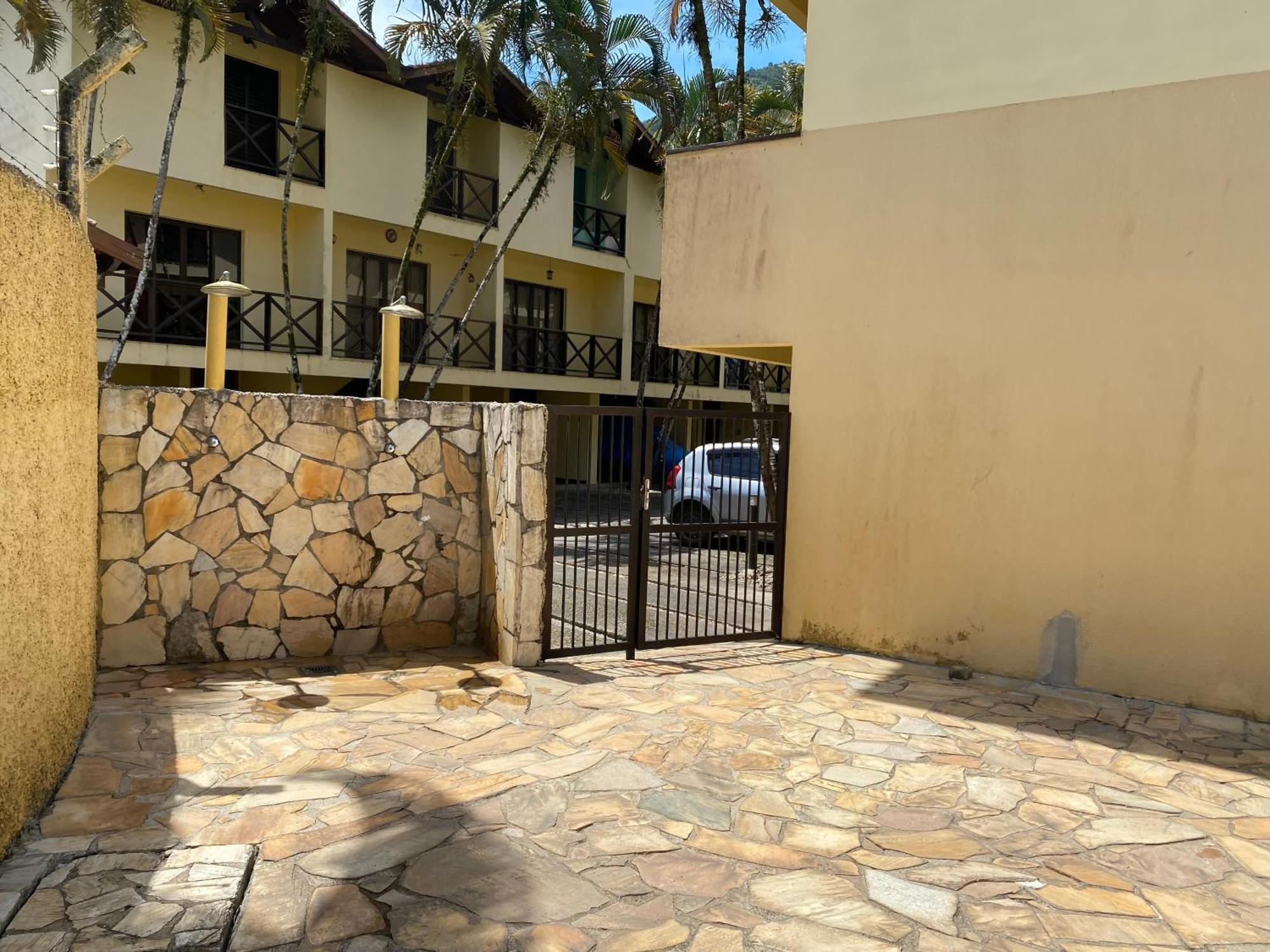 Triplex Piscina Churrasqueira Lava E Seca Wi-Fi E 2 Tvs Em Condominio Com 90M2 No Centro De Убатуба Екстериор снимка